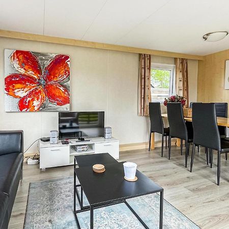 3 Bedroom Stunning Stacaravan In Tzummarum Zewnętrze zdjęcie