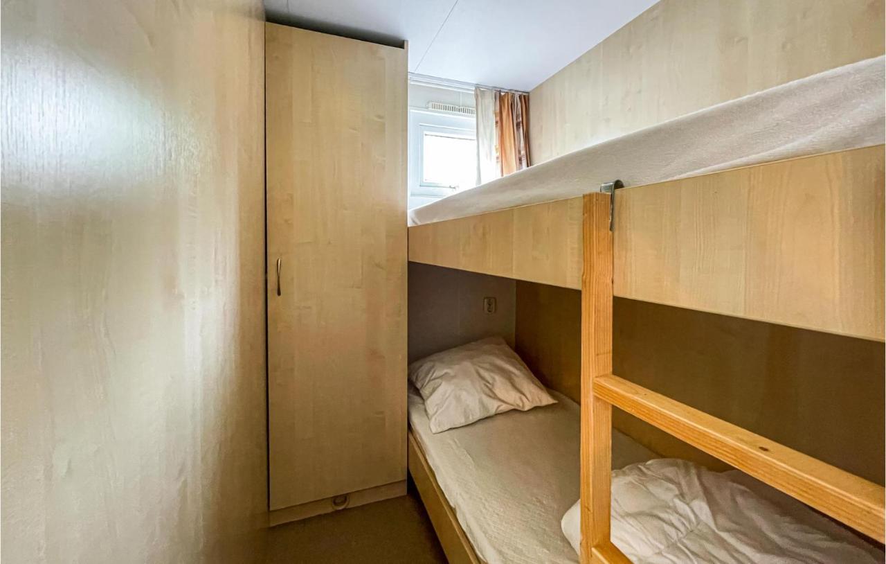 3 Bedroom Stunning Stacaravan In Tzummarum Zewnętrze zdjęcie