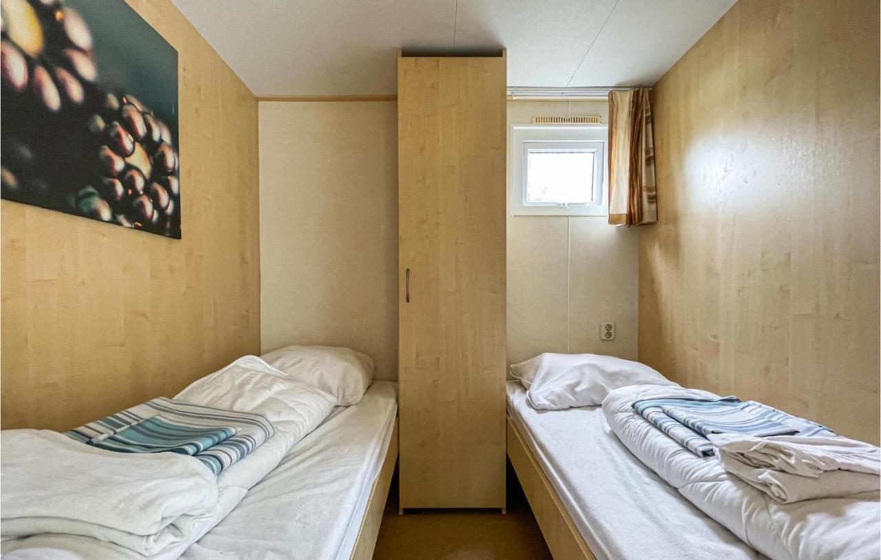 3 Bedroom Stunning Stacaravan In Tzummarum Zewnętrze zdjęcie