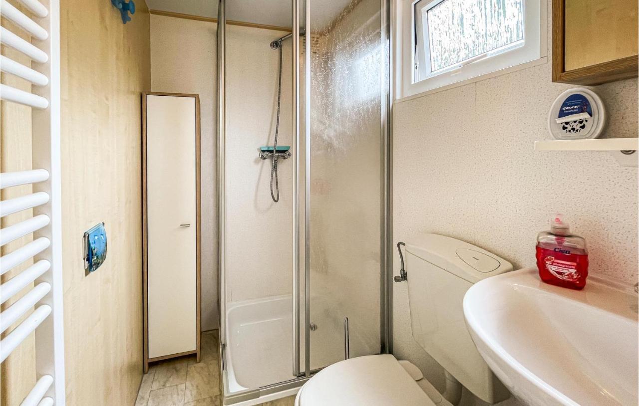 3 Bedroom Stunning Stacaravan In Tzummarum Zewnętrze zdjęcie